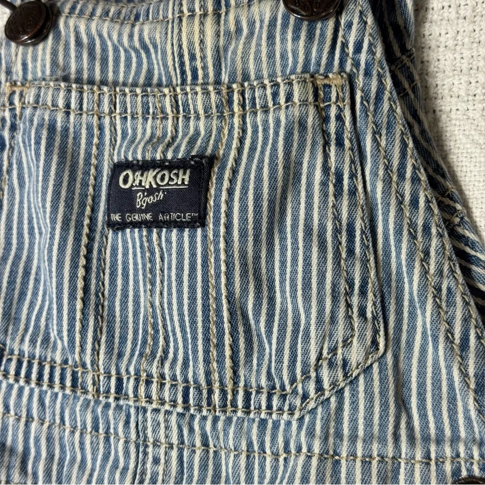 Vintage Oshkosh B'gosh Boys Blue White Striped Engineer Vestbak Overall Short 9M